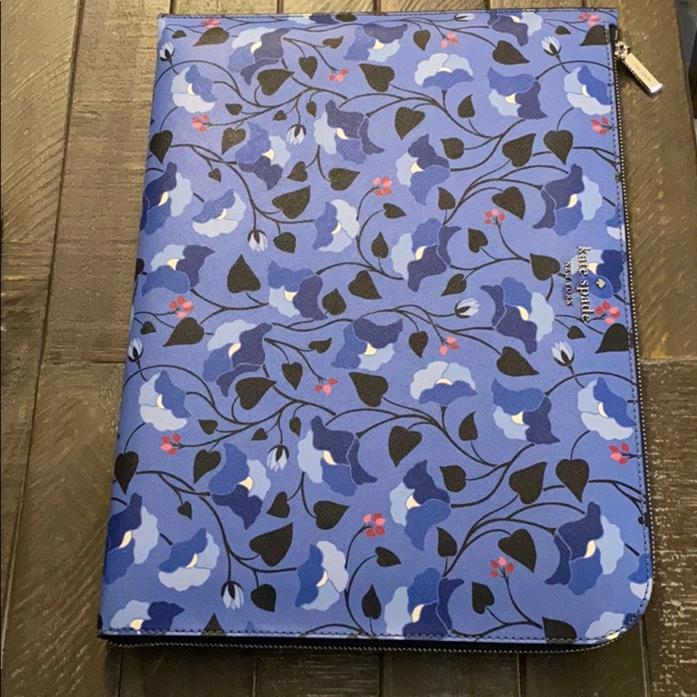 Final!!! NWOT Kate Spade 15 in laptop sleeve
